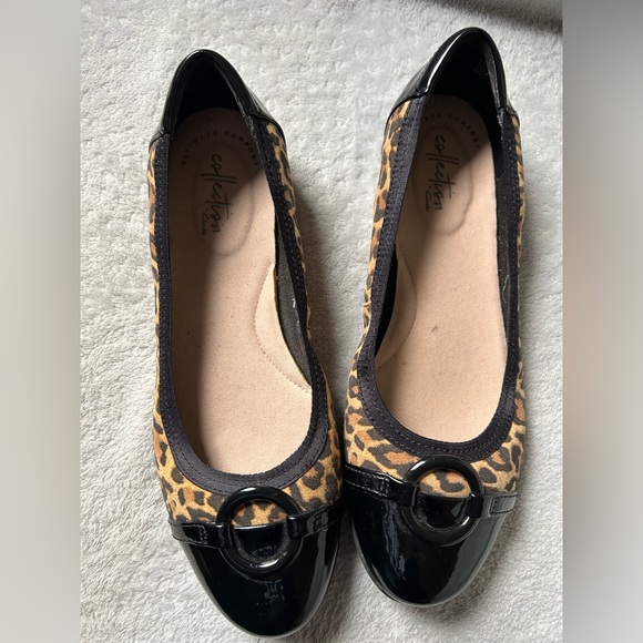 Clarks Flat Cheetah Ballet Flats Size 8 - Picture 3 of 6